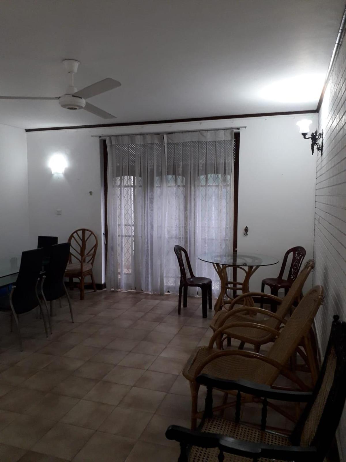 Ceylon Travel And Stay Lodge Battaramulla Exterior foto