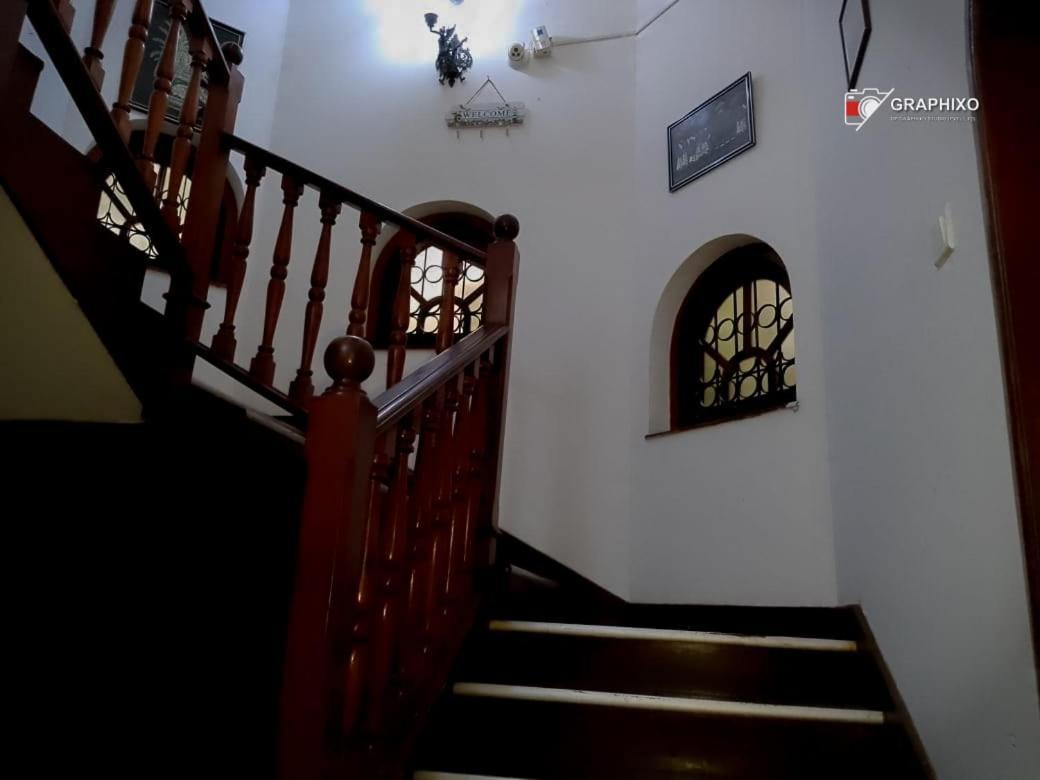 Ceylon Travel And Stay Lodge Battaramulla Exterior foto